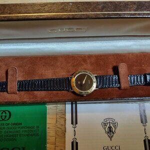 Vintage women's Gucci watch original paperwork and box